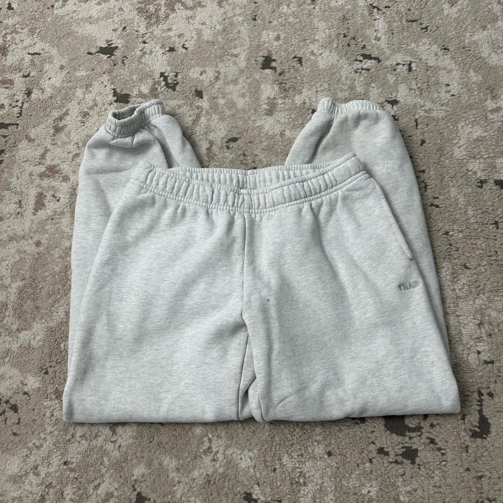 TNA Cozy Fleece Mega Fit Jogger Sweatpants Size XXS in Heather Gray